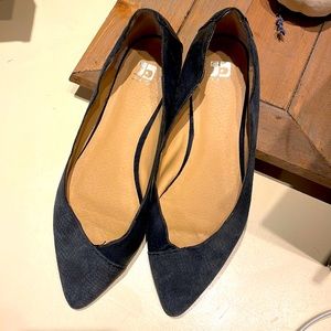 Navy leather/suede flats for women, pointed toe.